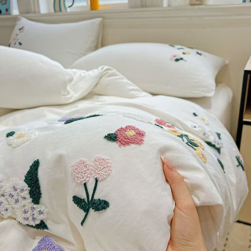 아름다운 꽃 자수 장식의 부드럽고 편안한 침구 세트,  - Aesthetic Floral Duvet Cover 리뷰 및 가격